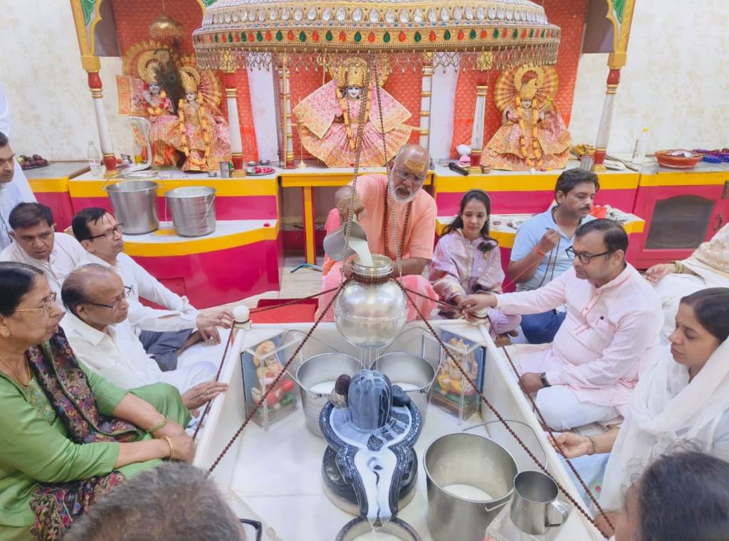 Rudrabhishek performed with devotion and rituals is very dear to Lord Shiva Swami Lokeshwaranand Puri